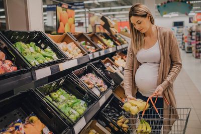 Can the viral 6-to-1 food shopping method actually save you money?