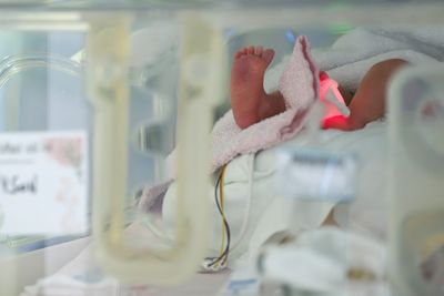 Newborns Whose Borderline Oxygen Screen Cleared on Retest Had Over Five Times the Risk of NICU Admission