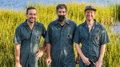 Three fathers cleaned a creek for their kids; 50 neighbours joined the cause