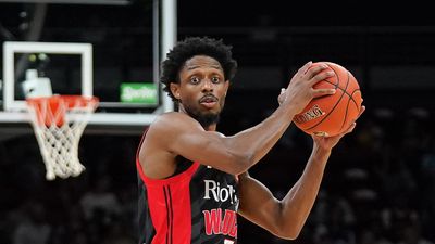 Luke Travers misses buzzer beater as Wildcats hang on
