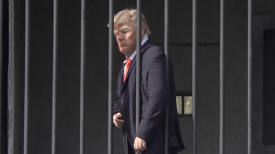Tehran Art Display Puts Trump Behind Bars and Tells Passers-by 'It Is a Crime Not To See This Scene'