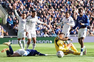 Xabi Alonso backs young goalkeeper as Emi Martinez ruled out with injury
