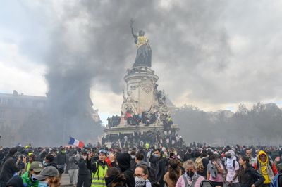 Met Police issues statement over shadowy 'AI-generated' campaign to stage Paris-style protest in London