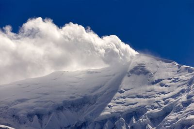 Japanese climbers found dead on Himalayan mountain after 900m avalanche fall