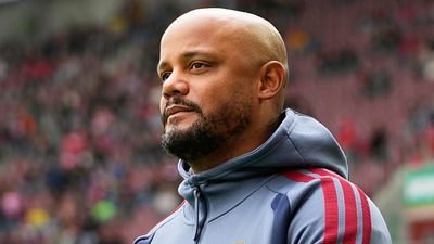 Bayern Munich manager Vincent Kompany hospitalised after collapse during training