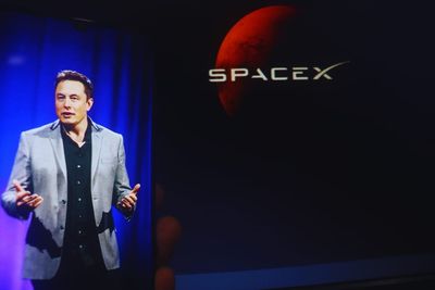 What Will Happen if Space X and Tesla Combine? 5 Things You Should Know