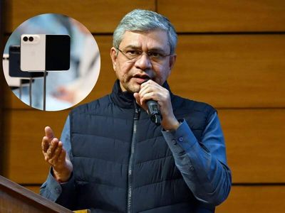23 October 2028: Forget iPhone Duo, Ashwini Vaishnaw says India will have its own Apple and Samsung moment in 2 years