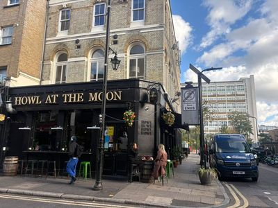 Hoxton pub’s bid to allow 30 late-night smokers sparks row over pavement safety