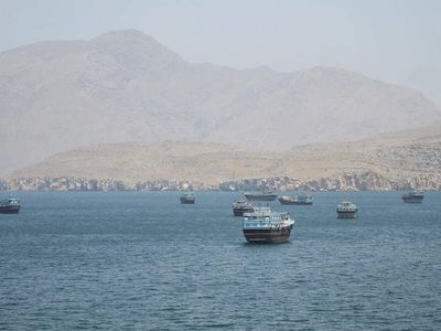 Iran claims Strait of Hormuz control, warns US warships against entering Persian Gulf amid fresh strike threat