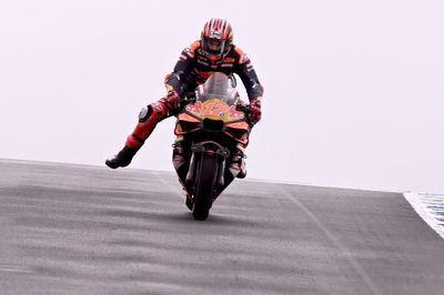 Maverick Vinales: “If I stay at home, I don’t get paid”