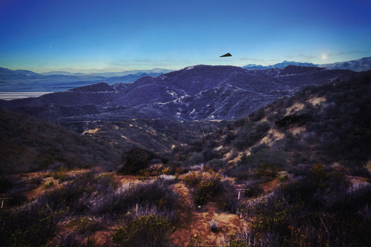 FBI agents spot mysterious flying object near national…