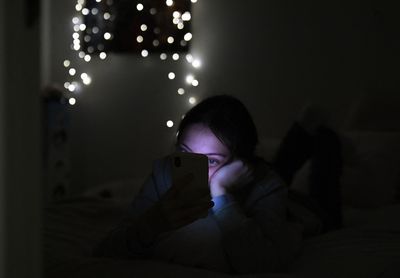 Heavier Phone Use Past 10 at Night Linked with Teens Falling Asleep About 65 Minutes Later