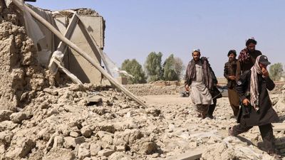 'Islamabad arming Afghans to fight anti-Pak insurgents': Ex-US envoy sounds alarm
