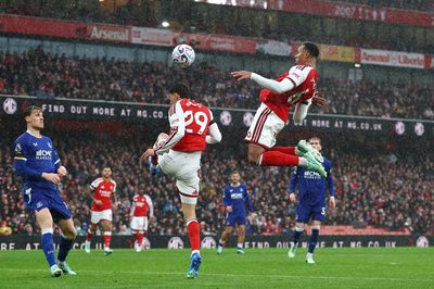 Clinical Arsenal earn precious win against Everton thanks to Konsa and Gabriel
