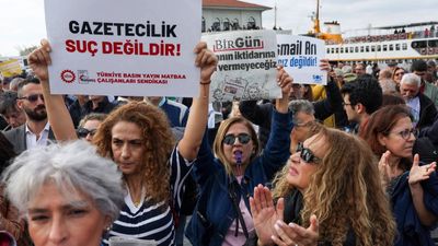 'Can no longer breathe': Thousands protest in Turkey over media crackdown