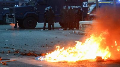 Protests sweep France, Spain as masked mobs loot shops, clash with cops; 1,100 held