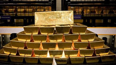 Gold market and central banks: Russia and Kazakhstan sell as Poland and China buy
