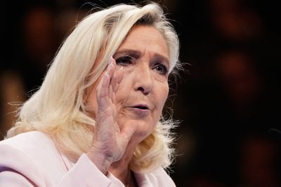 Le Pen vows to revive oil prospecting in France, calling 2017 ban "stupid"