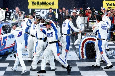 Kyle Larson all but clinches NASCAR championship with Dega win