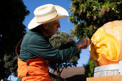 Meet the pumpkin-carving 'Picasso' celebrating 40 years of Halloween art