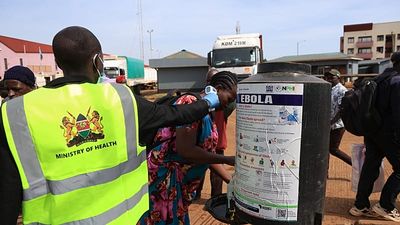 Ebola: Uganda restricts travel as Nigerian case evacuated to Europe