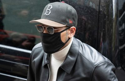 Chris Brown avoids jail over London nightclub bottle attack