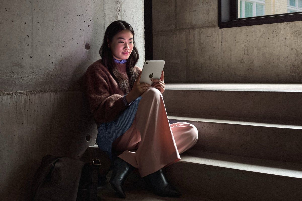 iPad Mini: Apple launches new small tablet – and more…