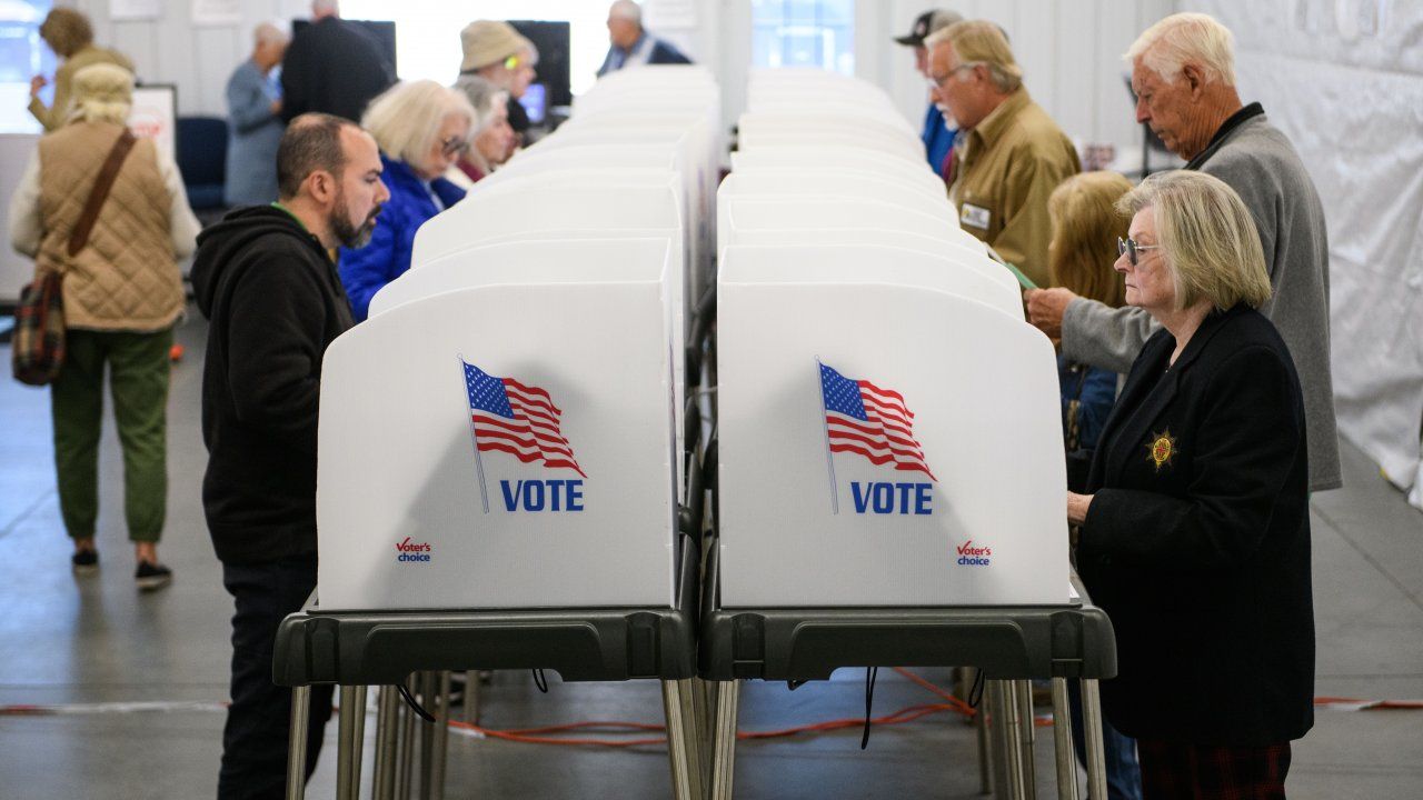 AI Users Are Asking Chatbots Who Deserves Their Vote.…