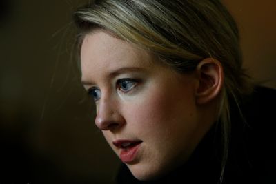 Elizabeth Holmes insists she never lied. A deception expert says ‘You Can See Everything’ hinges on one tiny word