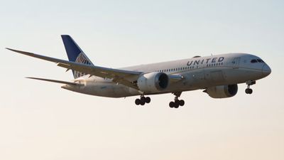 United Airlines Crew Goes Into Lockdown, Diverts Flight After Traveller Sent Texts About a Hijack