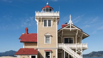 Lighthouse Keeper’s Power Ordeal: Desiree Heveroh keeps East Brother light on; fundraiser restores cable
