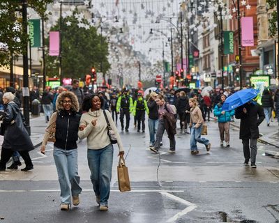 ‘It’s a better experience’: shoppers praise Oxford Street pedestrianisation