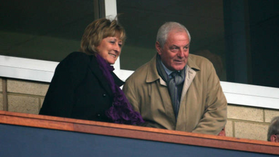 Walter Smith's widow donates £50,000 to cancer unit that treated Rangers legend five years after his death