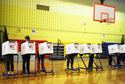 AI-driven disinformation running rampant on social media before US midterms, experts warn