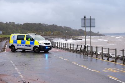 Woman dies on Isle of Wight after locals urged to ‘stay indoors’ amid Storm Boelo