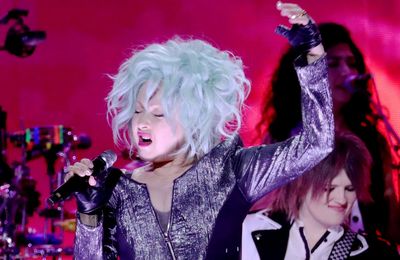 Cyndi Lauper recalls performing in a 'garbage can'