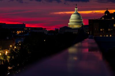 Illinois man arrested after allegedly sending suspicious powder to Congress members using his return address
