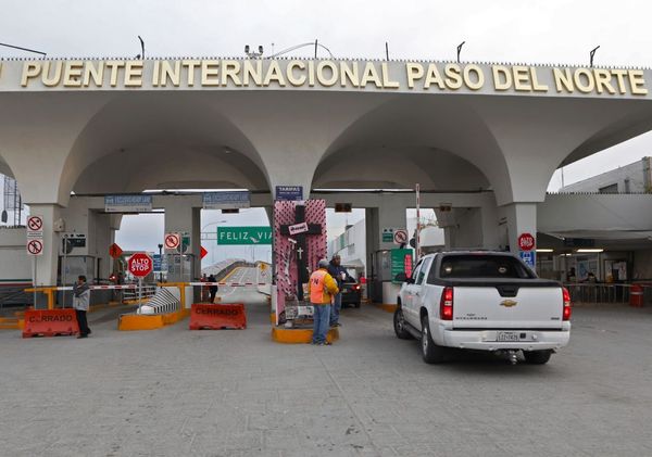 Mexican Parents With US-Born Children Face New Visa Questions Under Trump's Border Crackdown