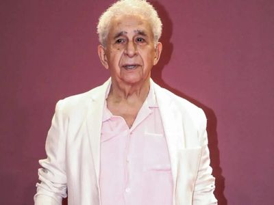 'I'm Dimagi naxal and declare it proudly': Naseeruddin Shah now backs Jamia students with new video
