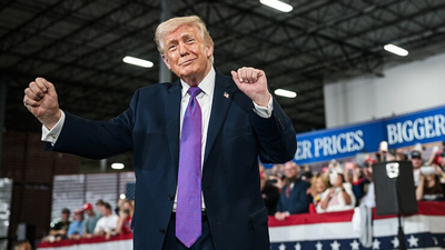 Donald Trump 'Slurred Heavily' Onstage as 'Dentures Seemed to Be Falling Out', Journalist Claims