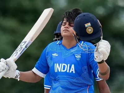 India beat Zimbabwe by 8 wickets to sweep ODI series 3-0