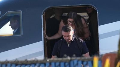 Bolsonaro’s Route To Miami: Senator slips out via Argentina and Ecuador