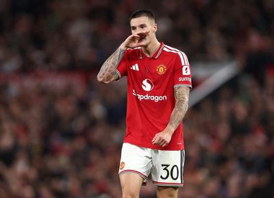 Benjamin Sesko facing months out as Manchester United injury misery compounds