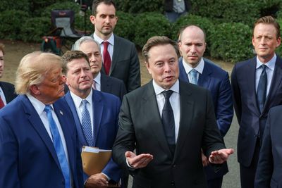 Musk Says AI and Robots Could Bring 'Universal High Income' While Economists Warn of Costs