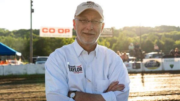 Tennessee Senator addresses ‘past indiscretions’ one week before election, admits to sending unsolicited photos at age 53: ‘youthful indiscretions’