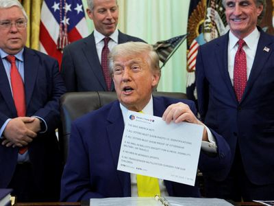 Bloomberg, two trading firms agree to pay Truth Social for faster access to Trump's posts, sources say