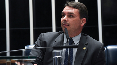 Flávio Bolsonaro Allegedly Pooped Himself in 2016 Debate as Rival's Account of Father's Reaction Resurfaces
