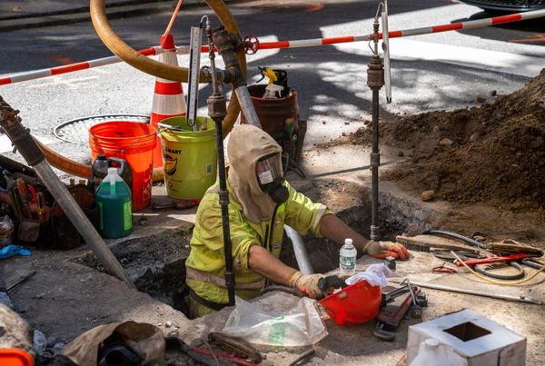Democratic lawmakers decry Osha’s push to roll back worker respiratory protections