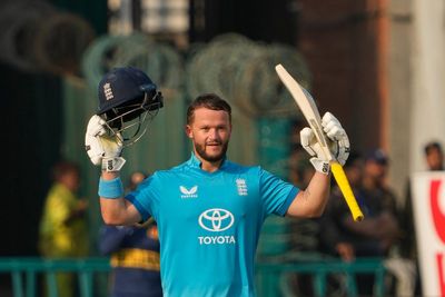 Ben Duckett hits another Lahore ton as England set Sri Lanka challenging total