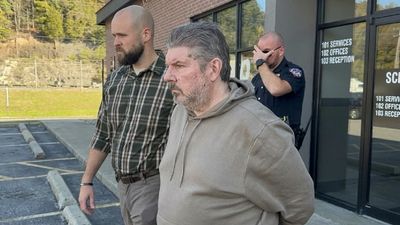 Kentucky Man Arrested at Buffalo Wild Wings After Police Discover Mother's Body Had Been in Bed for Months